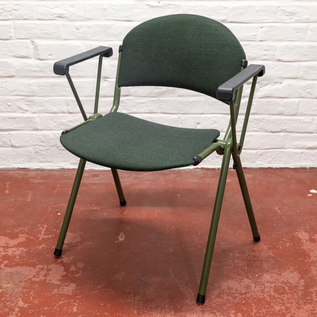 Car Katwijk vintage stoel met nieuwe bekleding